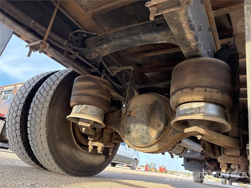 Freightliner M2106 4x2 Van Truck Camiones con caja de remolque