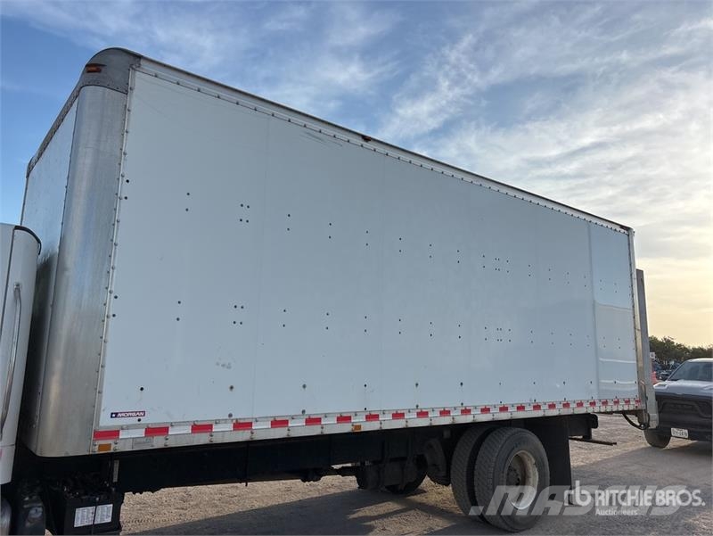 Freightliner M2106 4x2 Van Truck Camiones con caja de remolque