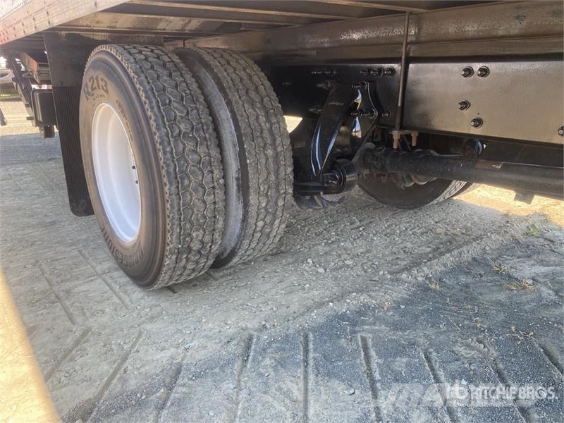Freightliner M2106 4x2 Van Truck Dobozos teherautók