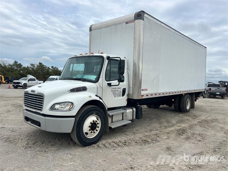 Freightliner M2106 4x2 Van Truck Фургони
