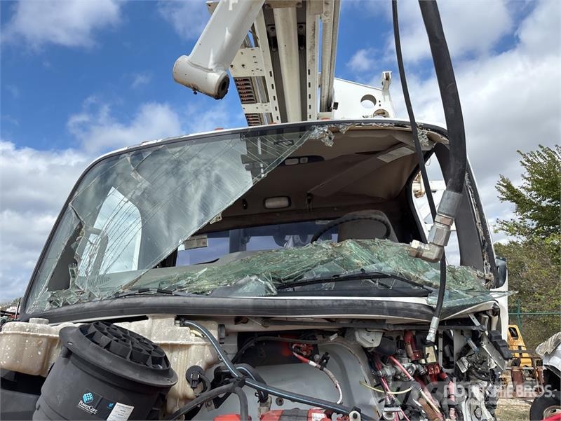 Freightliner M2106 4x4 Digger Derrick Truck (Inoperable) Κινητά φορτηγά γεωτρήσεων