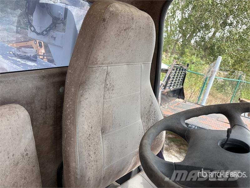 Freightliner M2106 4x4 Digger Derrick Truck (Inoperable) Κινητά φορτηγά γεωτρήσεων