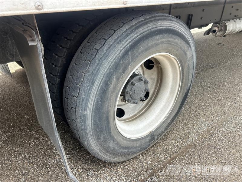 Freightliner M2106 Van Truck Tovornjaki zabojniki