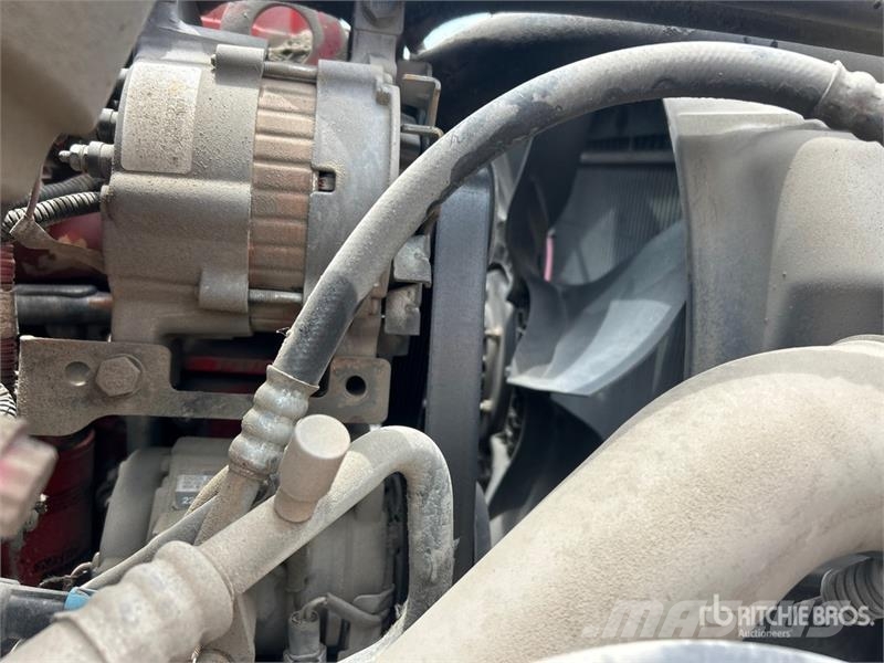 Freightliner M2106 Van Truck Tovornjaki zabojniki