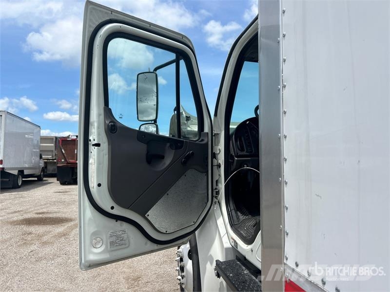 Freightliner M2106 Van Truck Tovornjaki zabojniki
