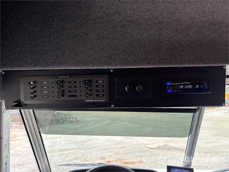 Freightliner MT45 Sanduk kombiji
