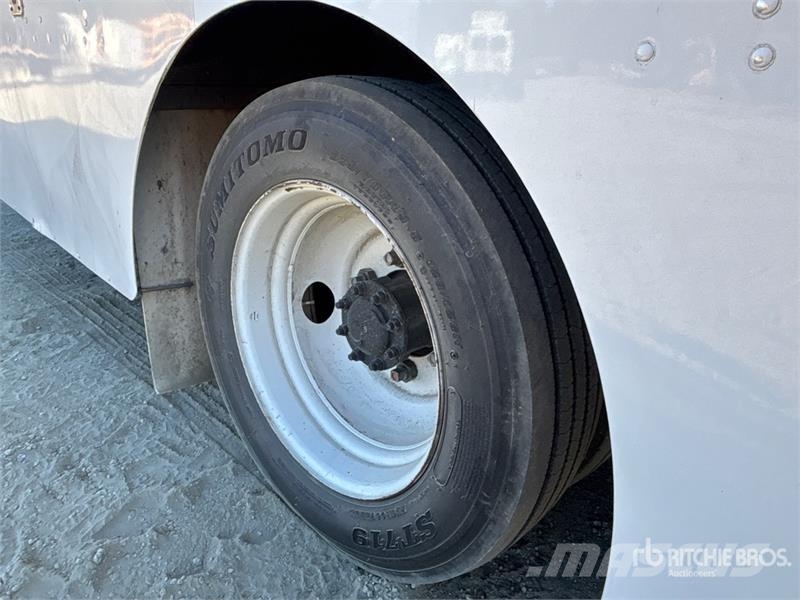 Freightliner MT45 Sanduk kombiji