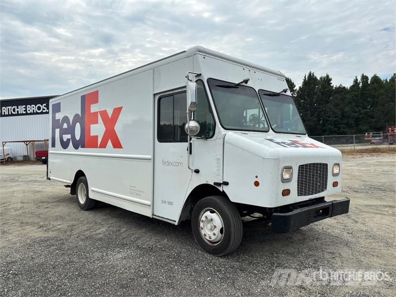 Freightliner MT45 Box body