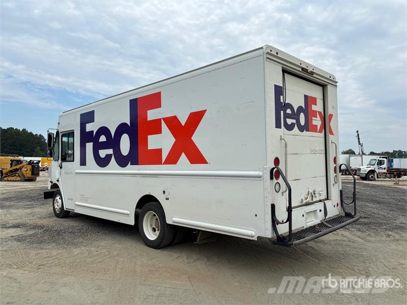 Freightliner MT45 Box body
