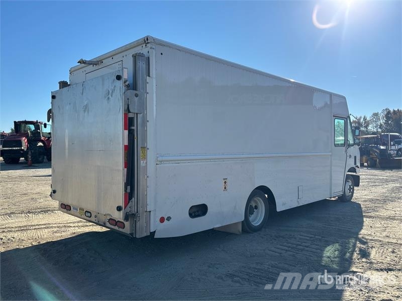 Freightliner MT45 Sanduk kombiji