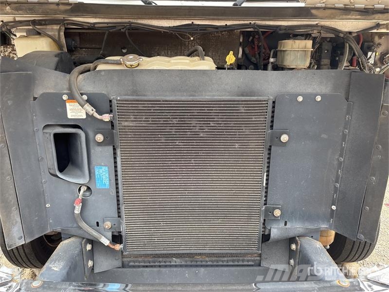 Freightliner MT45 Sanduk kombiji