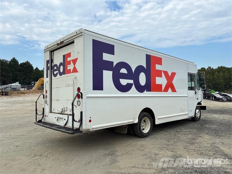 Freightliner MT45 Box body