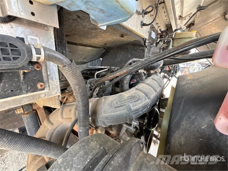 Freightliner MT45 Box body
