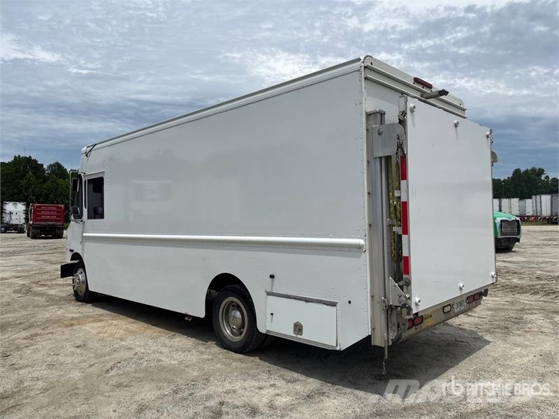 Freightliner MT45 Jakeluautot