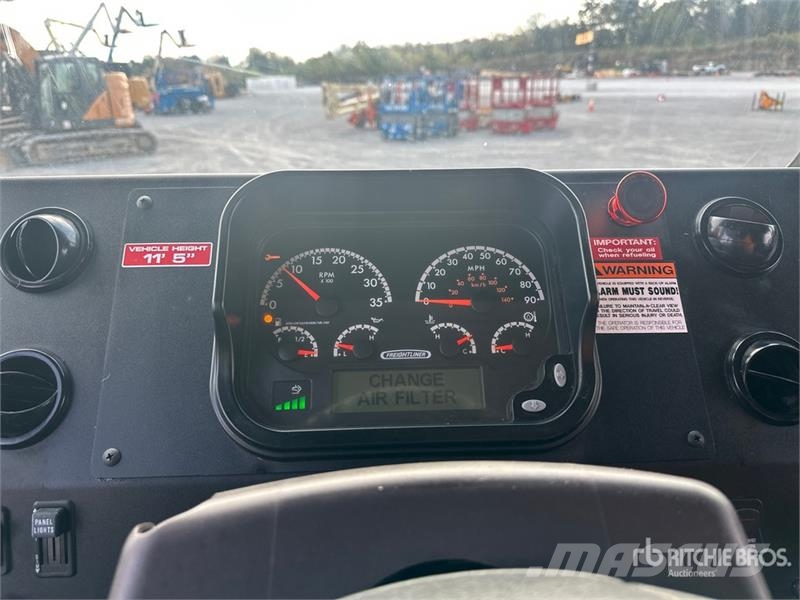 Freightliner MT55 박스 바디