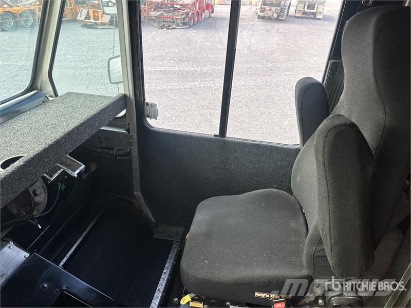 Freightliner MT55 박스 바디