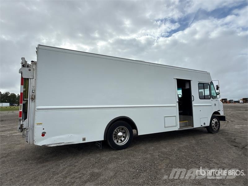 Freightliner MT55 Autoutilitara transoprt marfuri