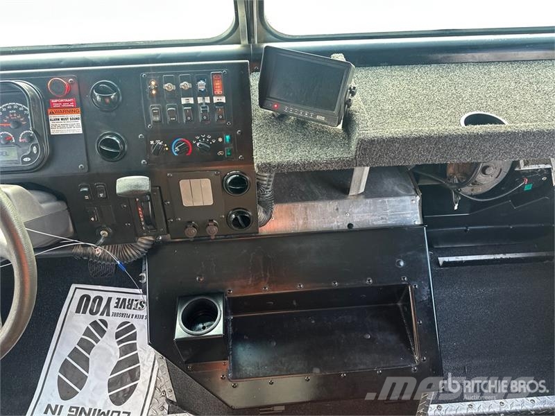 Freightliner MT55 박스 바디