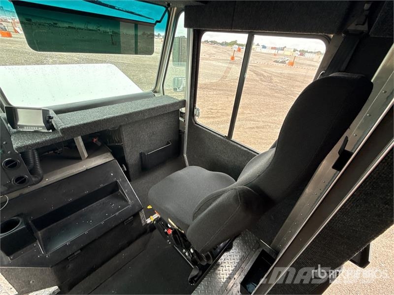 Freightliner MT55 Autoutilitara transoprt marfuri