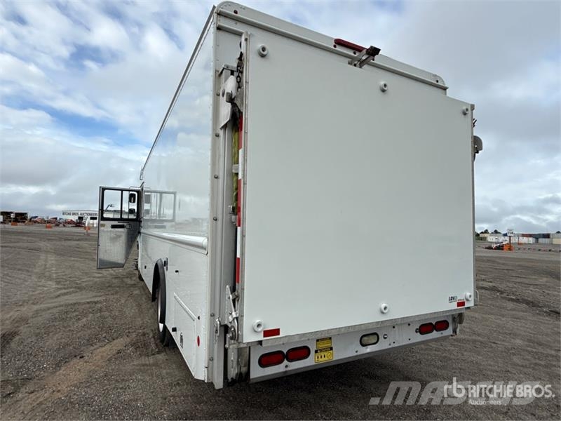 Freightliner MT55 Autoutilitara transoprt marfuri
