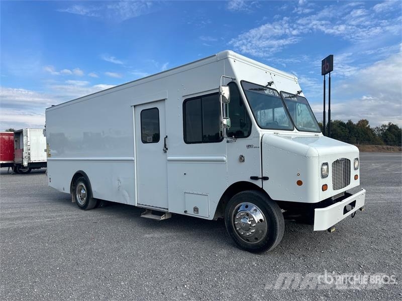 Freightliner MT55 박스 바디