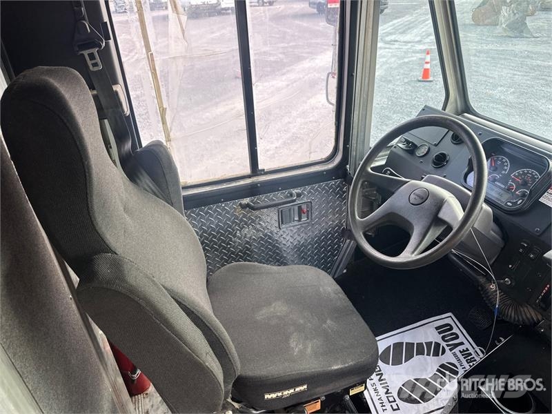 Freightliner MT55 박스 바디
