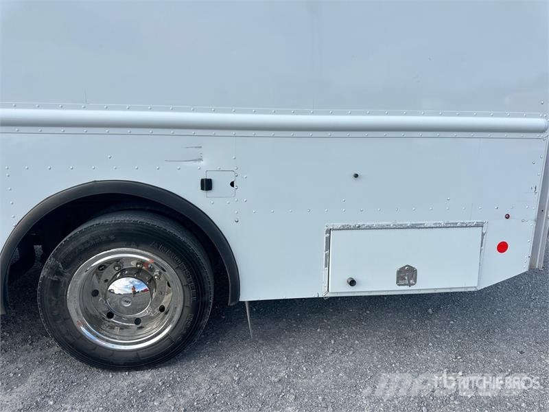 Freightliner MT55 박스 바디