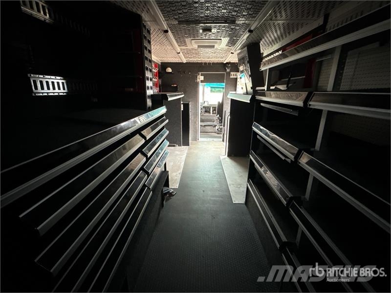 Freightliner MT55 Autoutilitara transoprt marfuri