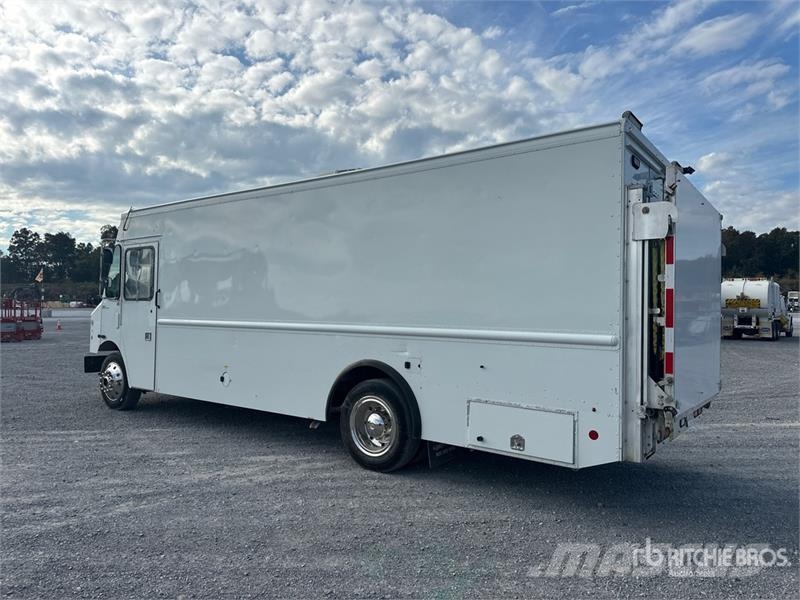 Freightliner MT55 박스 바디