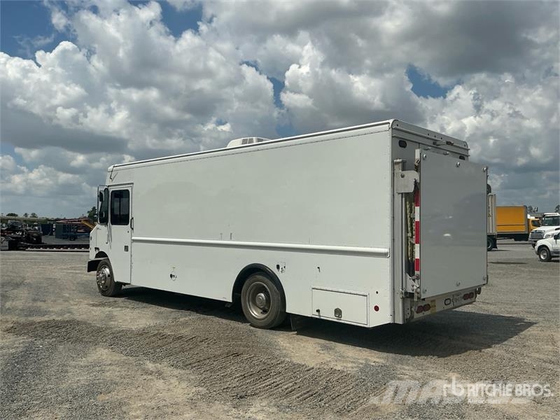 Freightliner MT55 Gesloten opbouw