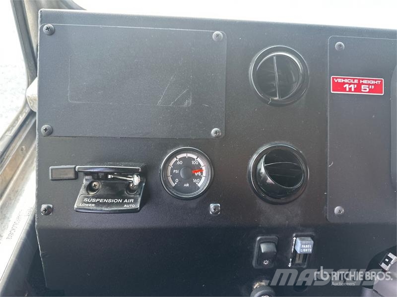 Freightliner MT55 박스 바디