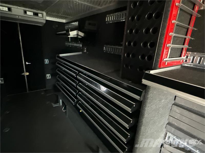 Freightliner MT55 Autoutilitara transoprt marfuri