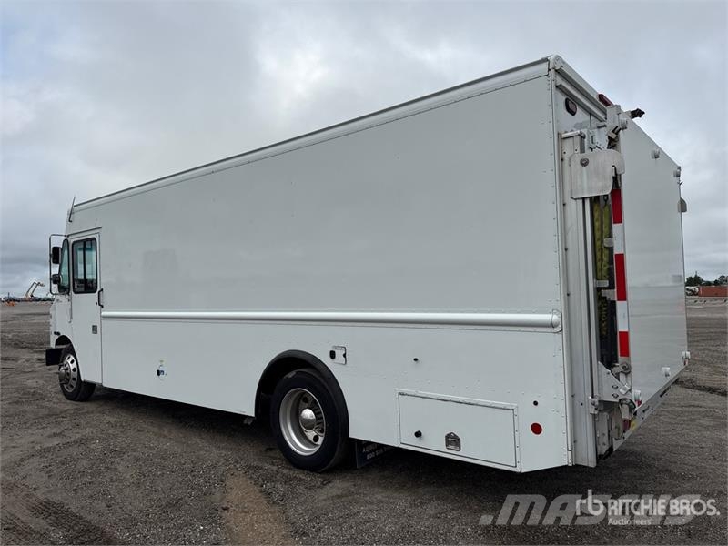 Freightliner MT55 Autoutilitara transoprt marfuri
