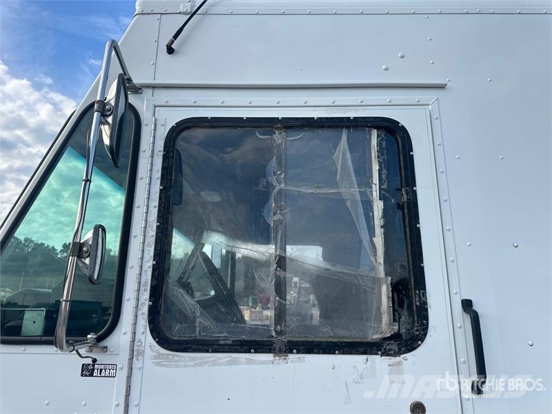 Freightliner MT55 박스 바디