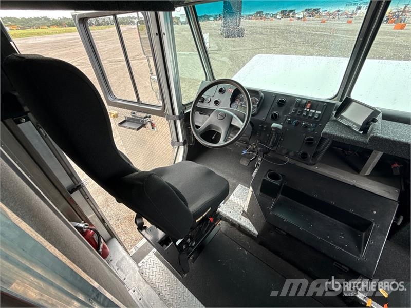 Freightliner MT55 Autoutilitara transoprt marfuri