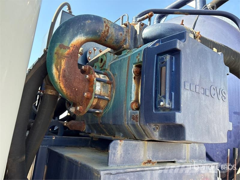Freightliner on Freightliner M2 106 6x4 Vacuum Tanker Truck Camiones aspiradores/combi