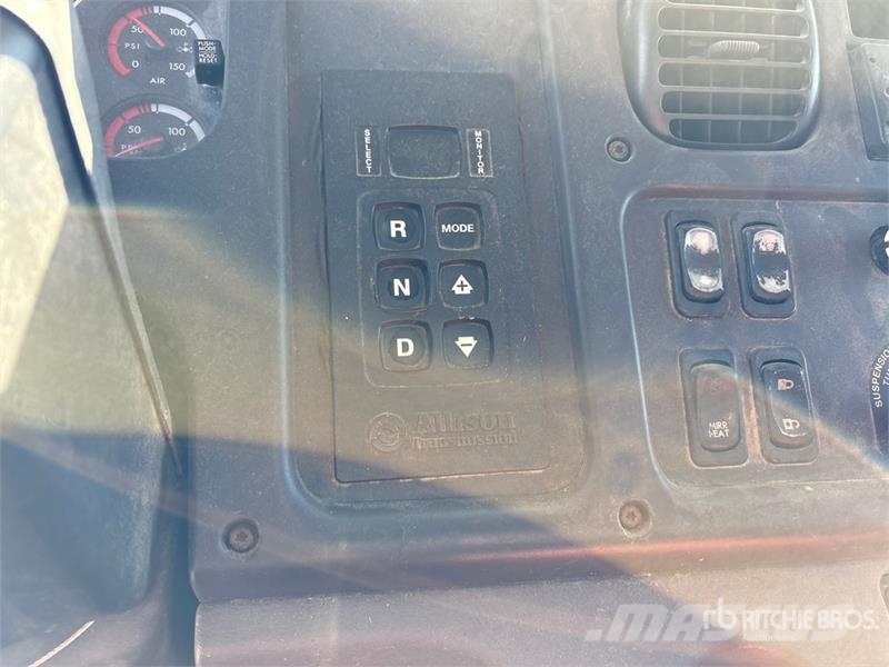 Freightliner on Freightliner M2 106 6x4 Vacuum Tanker Truck Camiones aspiradores/combi