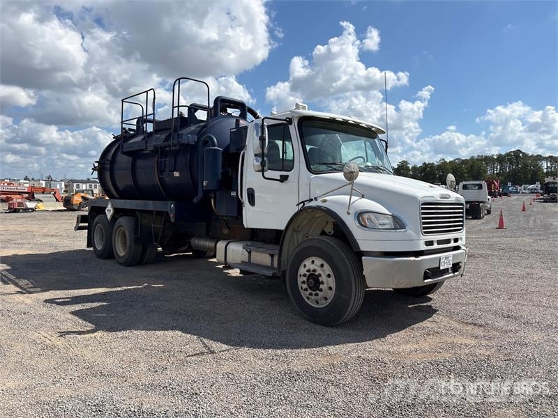 Freightliner on Freightliner M2 106 6x4 Vacuum Tanker Truck Camiones aspiradores/combi