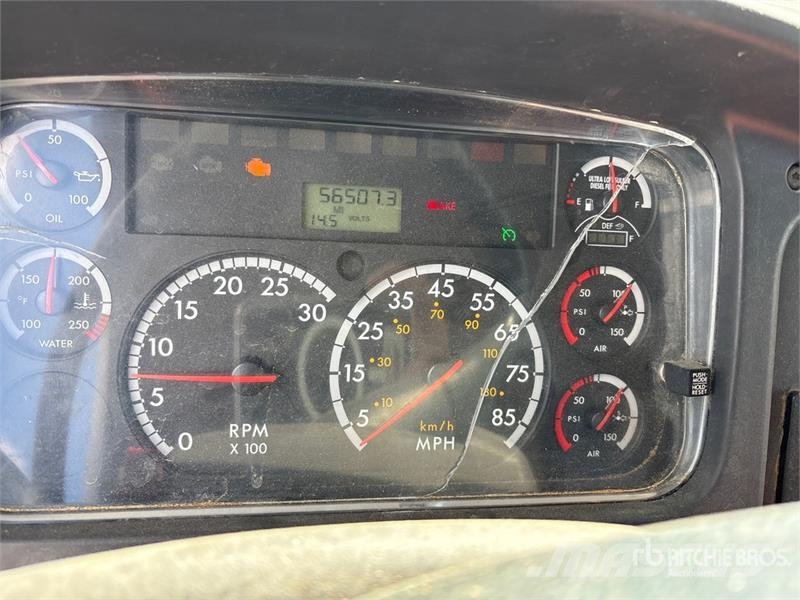 Freightliner on Freightliner M2 106 6x4 Vacuum Tanker Truck Camiones aspiradores/combi