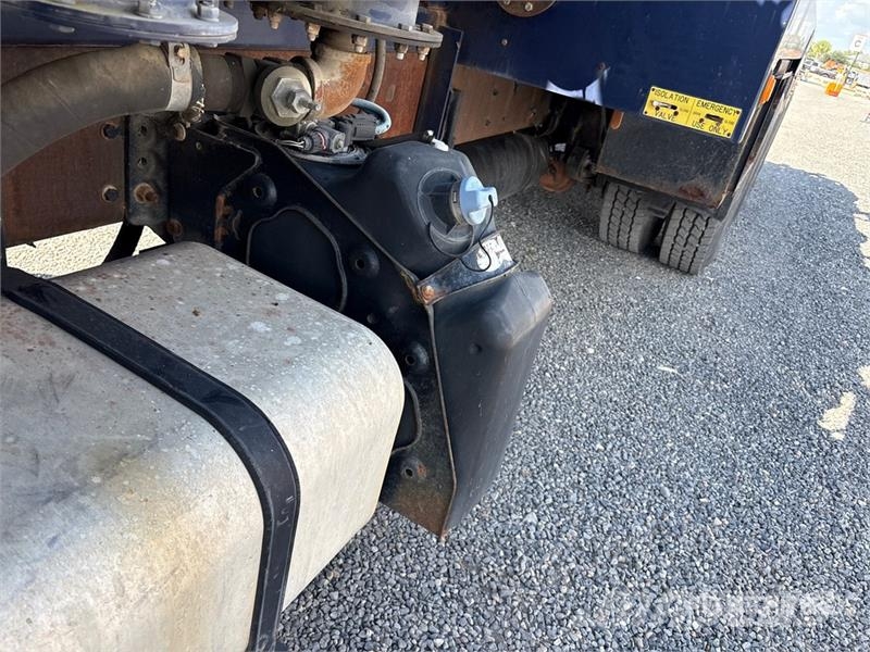 Freightliner on Freightliner M2 106 6x4 Vacuum Tanker Truck Camiones aspiradores/combi