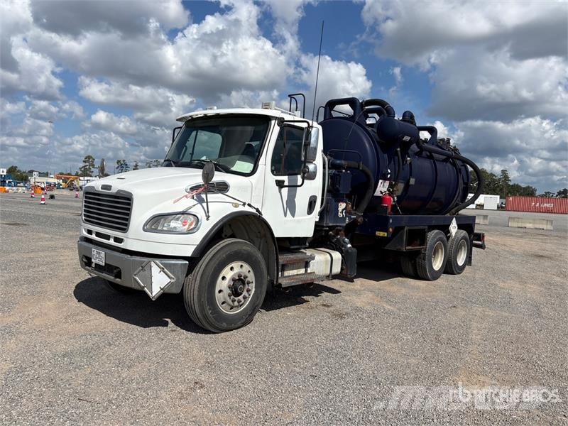 Freightliner on Freightliner M2 106 6x4 Vacuum Tanker Truck Camiones aspiradores/combi