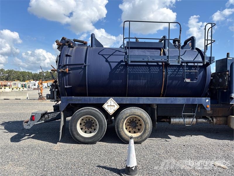 Freightliner on Freightliner M2 106 6x4 Vacuum Tanker Truck Camiones aspiradores/combi