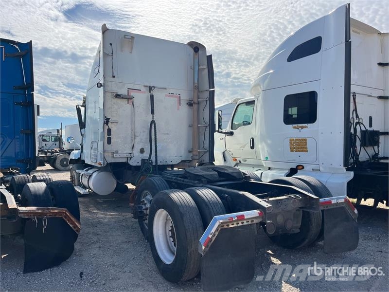 Freightliner ST120 6x4 T/A Sleeper Truck Tractor (Inoperable) Тягачі