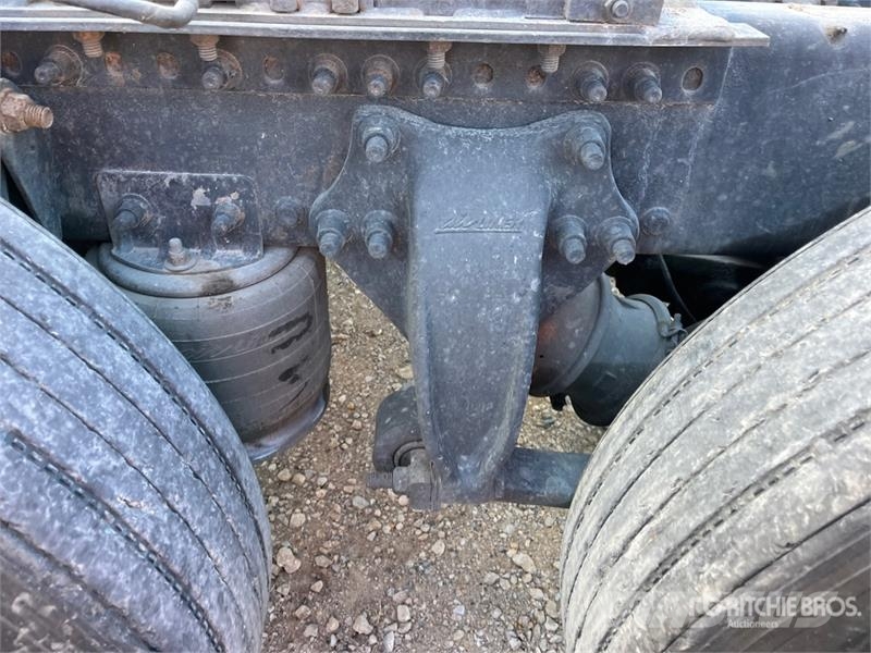 Freightliner ST120 6x4 T/A Sleeper Truck Tractor (Inoperable) Тягачі