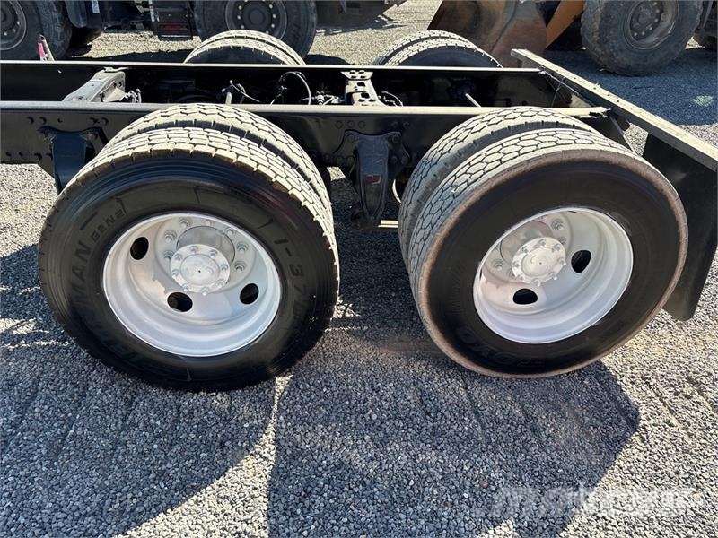 Freightliner ST120 6x4 Cab and Chassis Kabine i unutrašnjost