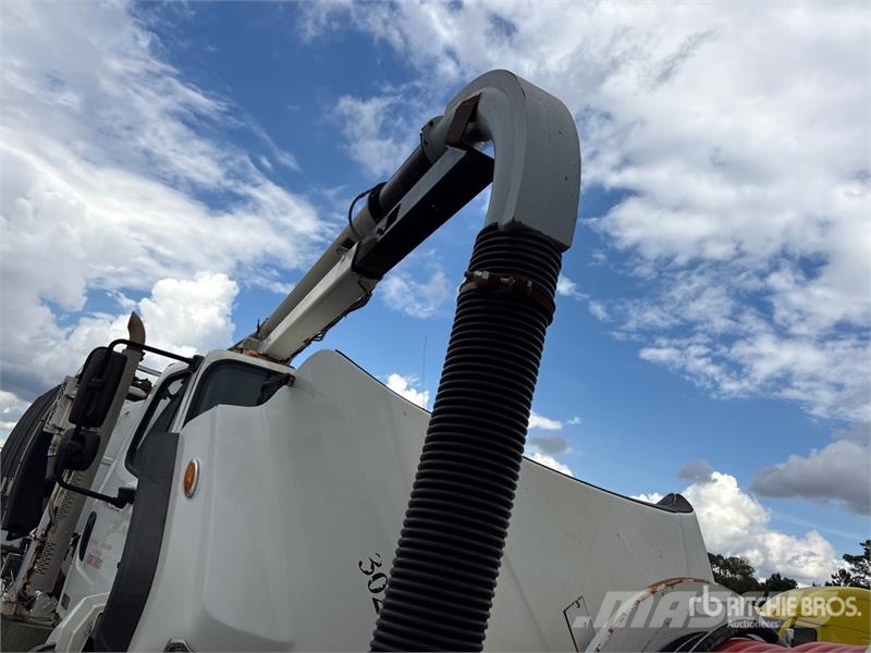 Freightliner Super Products MDL2011 on Freightliner 108SD 6x4 콤비/진공 트럭