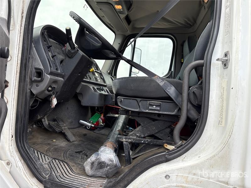 Freightliner Super Products MDL2011 on Freightliner 108SD 6x4 콤비/진공 트럭
