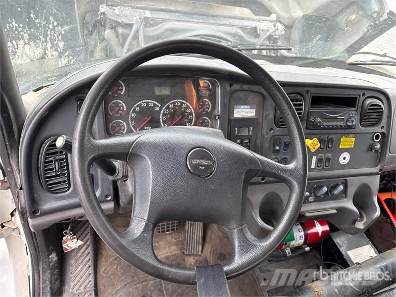 Freightliner Super Products MDL2011 on Freightliner 108SD 6x4 콤비/진공 트럭