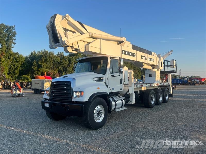 Freightliner Versalift CTA-130-I 129 ft on Freightliner 114SD Autoplošiny
