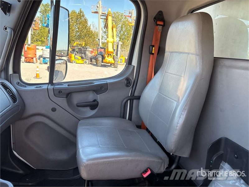 Freigthliner M2 106 4x2 Refrigerated Truck Tovornjaki hladilniki